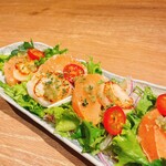 Charcoal grilled scallops and grapefruit salad