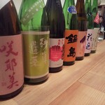 神棚 - ずらりと並ぶ日本酒
