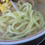 手打らーめん 勝龍 - しおラーメン麺拡大