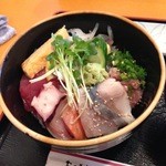 旬魚や 魚いち - 海鮮丼 (1260円)