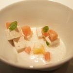 フロリレージュ - ホワイトチョコレートのアイスクリーム、スープ、桃のスフレグラス（2011/7）