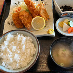 食事処 たなか - お好み定食(海老フライ・ヒレカツ・魚フライ) 950円。