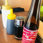 旬香亭 - ソース３種にドレッシング