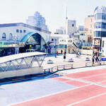 旬香亭 - 窓からは目白駅…学習院のお子様を連れたびっじーんな若奥様方に遭遇し、今日はなんて良い日なんざましょッ