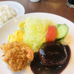 旬香亭 - ハンバーグ・コロッケ・海老フライセット　
      丁寧に作られたお料理って美しいですね…