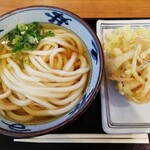 宮武讃岐うどん - かけ(大)（￥430）、野菜かき揚げ（￥180）