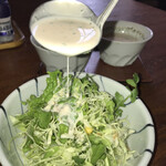 仁亭 - サラダ取り分けて自家製ドレッシング