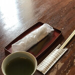 仁亭 - 食前のお茶と温かいおしぼり