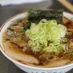 青島食堂 - 青島チャーシュー麺大盛＋薬味刻みねぎ