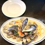 Osteria bar rozzo azzurro - パスタは貝類のアズーロ風