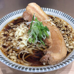 Toshima - 「厚肉そば」は税込み680円。ダシとシミシミ肉にやられます！