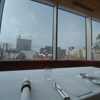 レストランMINAMI - テーブル席。