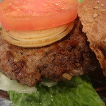 どぶ板食堂 Perry - 「ヨコスカネイビーバーガー（レギュラーサイズ・227 g）」アップ