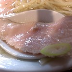 鶏そば  ムタヒロ - とても柔らかい鶏チャーシューです。