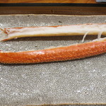 銀座おかもと - 炭で焼いた松葉蟹です。