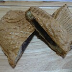 やまや本舗 - たい焼き 小倉あんの中は