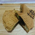 やまや本舗 - たい焼き 小倉抹茶の中は