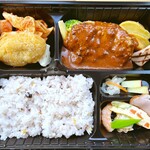 Cavallo portare - 松阪牛入りハンバーグとコロッケ弁当