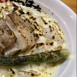 らーめんまるはち 小牧本店 - 春野菜のグラタンまぜそば