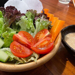 炭火焼鳥 千鳥足 - 千鳥足サラダ