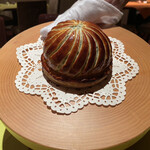 モノリス - 仔牛のパイ包み焼き