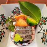 すし処 みや古分店 - 宮城県閖上の赤貝、山口県仙崎のメジマグロ、芽キャベツ