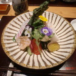 神保町 傳 - 野菜のサラダは塩昆布等が効いていました