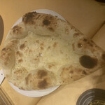 アジャンタ - もう1人はガーリックナンに、