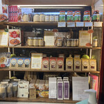 アジャンタ - 前に来た時、1.000円くらいするレトルトカレーを買ったけど、それはそれでまぁ美味しかった。