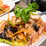Gaow Thai - 海老と春雨のサラダ