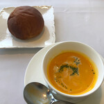 海to里 - 【Soup】北海道産アロマレッドを使った人参のポタージュ。コンソメの味とかに頼らない素材の味がまた素晴らしき。