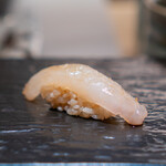 寿司と日本料理 銀座 一 - 寒平目  煮切り醤油、酢橘