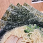 横浜家系ラーメン 丸岡商店 - 