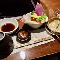 飛騨牛一頭家 馬喰一代 岐阜神田 - 自家製豆冨
                    サラダ(野菜スティック)