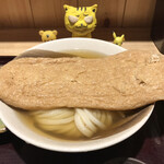 純愛うどん なでしこ - 無理矢理、乗せてみた　※きつねは重た過ぎて、持つと一部、ちぎれます