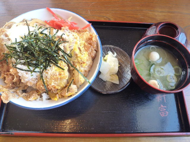 新富 - 新田（食堂）の写真