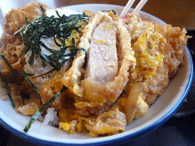 新富 - 新田（食堂）の写真