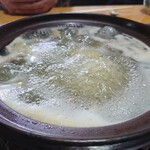 郷緑館 - 鼈が煮だった鍋
