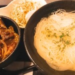 喫茶 ひかり - にゅうめんセット(￥770)。にゅうめんだけでもボリュームあって豚丼もサラダも提供されるんですよ！！