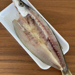 カネヒデ小林商店 - 梭子魚デカいです　2枚頼んだら大きいから1枚にしましたってｗ