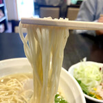 串ZEN 廣吉 - 麺は低加水の平打ち麺。パツっとした食感。