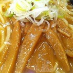 麺屋吉左右 - シナチクも文句無く美味しいです！
                                
                                久しぶりに　「あぁー　シナチクってこういう味だよなぁ～」　って改めて感じちゃいましたもん^^