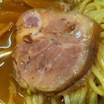 麺屋吉左右 - 国産肩ロースって書いてありましたが
                                
                                
                                とろける柔らかさに豚肉の旨みをしっかり残した味付け