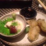 JapaneseBar克 - H25.01　突き出し（牡蠣の天ぷら・漬けマグロの山かけ・鳥モツのひじき煮）