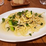 トラットリア ピュー - シラスと菜花、レモンのオイルベーススパゲッティ