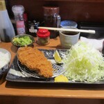 とんかつ専門店 がんばり亭 - ロースカツ定食