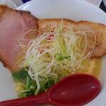 近江熟成醤油ラーメン 十二分屋 八日市店 - 鶏白湯ゆず塩ラーメン