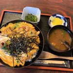 みなみ - 大アサリ丼
            甘めの味付け