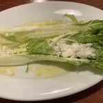 OSTERIA il FUOCO - 前菜②白菜+ペコリーノチーズチーズ+神奈川地産オリーブオイル、生の白菜は初めて食べたかもしれない
