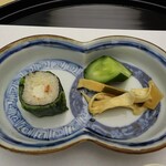 やま中・本店　鮨と日本料理　 - 特上おまかせにぎり：長芋巻、香の物